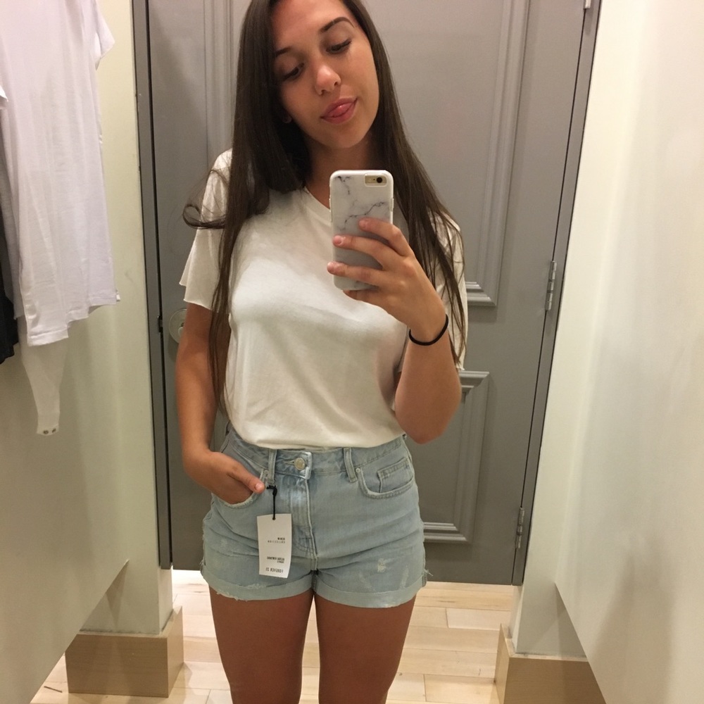 Meet your Posher, Elizabeth